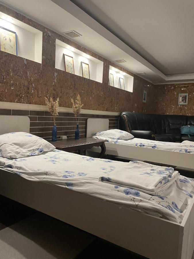 Mang'O Hostel アクタウ エクステリア 写真