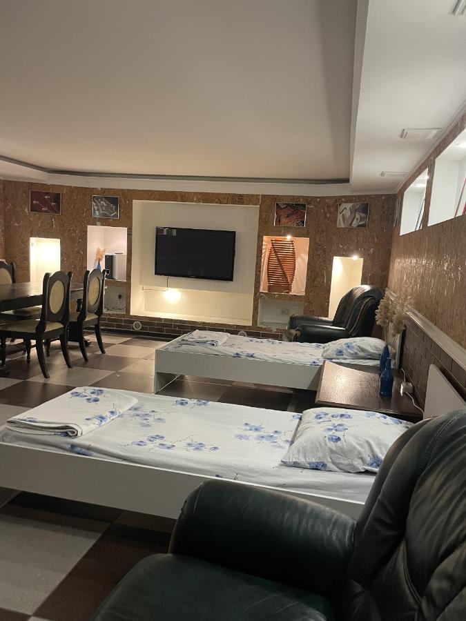 Mang'O Hostel アクタウ エクステリア 写真