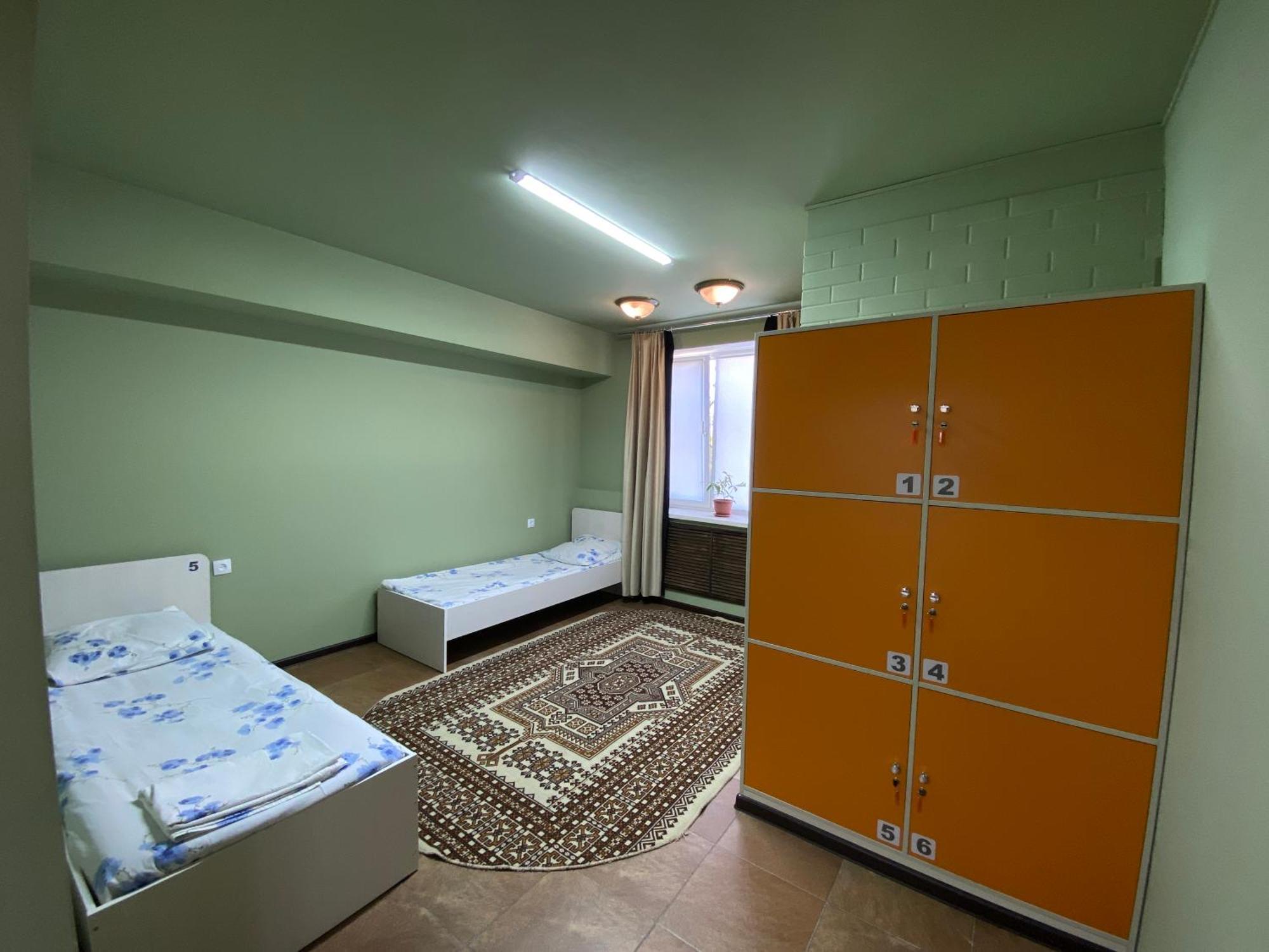 Mang'O Hostel アクタウ エクステリア 写真