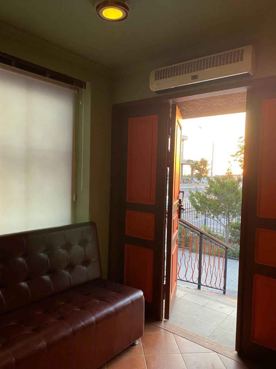 Mang'O Hostel アクタウ エクステリア 写真