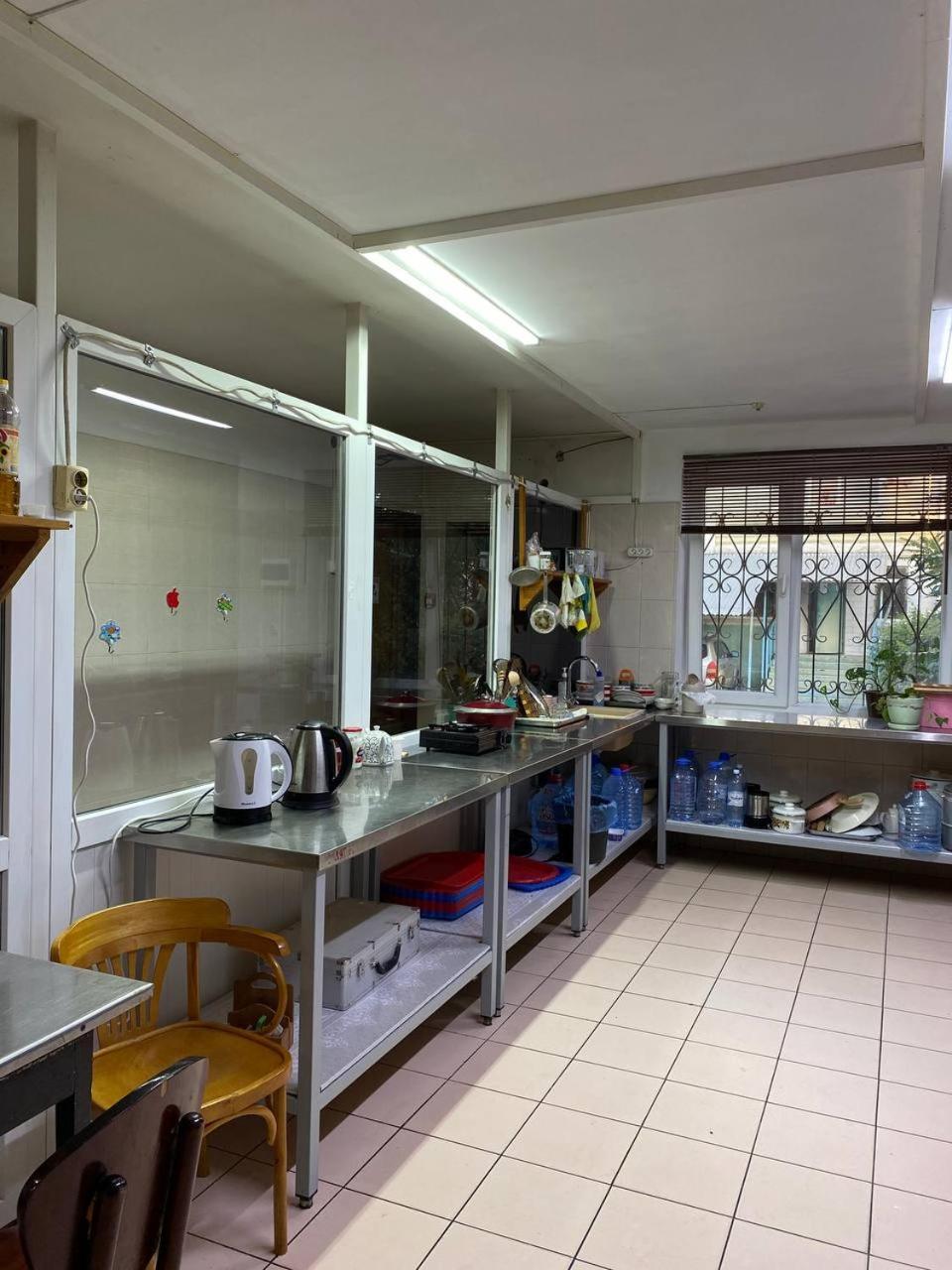 Mang'O Hostel アクタウ エクステリア 写真